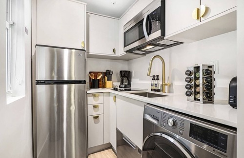 Mid Beach Apartment | Roami at The Carmela
