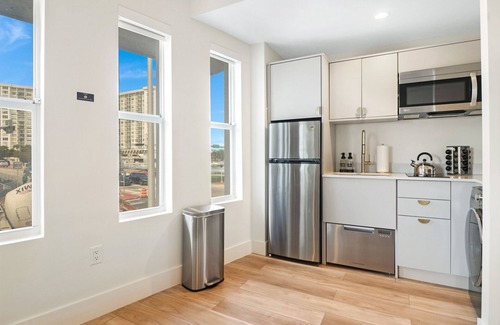 Mid Beach Apartment | Roami at The Carmela