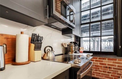 Arts/Warehouse District House | Roami at The Lola | Convention Center | 1 Bedroom