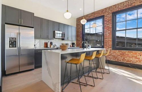Arts/Warehouse District Apartment | Roami at The Lola Near Bourbon St 3BR #46