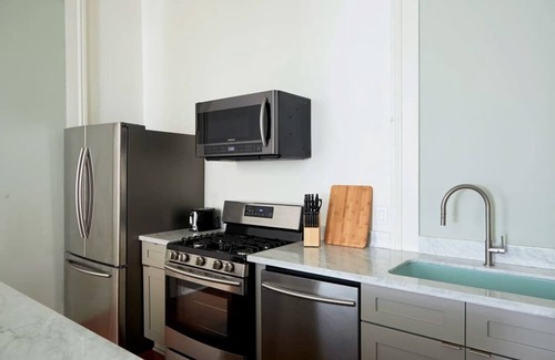 Faubourg Marigny Hotel | Roami at The Mandeville | One Bedroom #02