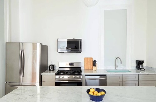 Faubourg Marigny Hotel | Roami at The Mandeville | One Bedroom #02