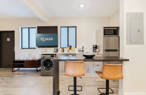 Midtown Apartment | Roami at The Palace | 4 Bed Combo | 2 Units #20