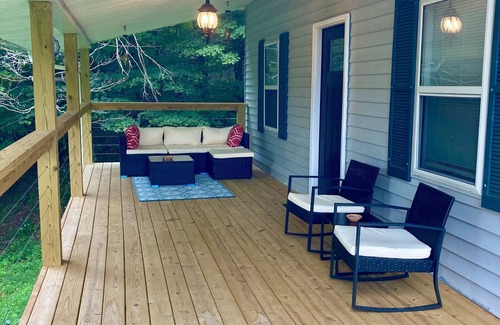 Roan Mountain House | Roan Vista Cottage: Hiker's Paradise. Minutes From Roan Mountain State Park.