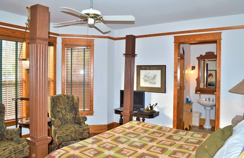 Historic Downtown Manteo Bed & Breakfast | Roanoke Island Inn