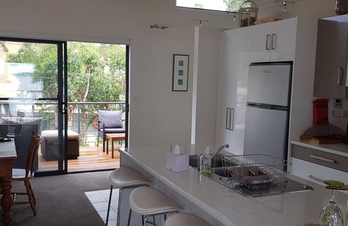 Surveyors Bay House | Roaring Beach Retreat - pet friendly, beachfront