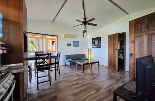 Jonesville House | Roatan - Quiet 2 bedroom oceanfront home with amazing views