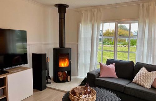 Waterhouse House | ROBE TWO FIVE - Pet friendly outside WiFi