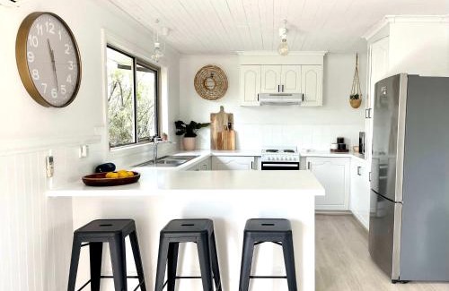 Waterhouse House | ROBE TWO FIVE - Pet friendly outside WiFi