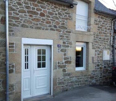 Plancoet House | Robert's Family Petite Maison de Ville