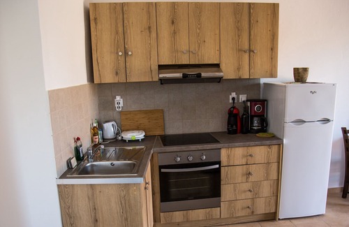 Faneromeni Apartment | Roberta Apartment is a cozy apartment in a traditional Cretan village.