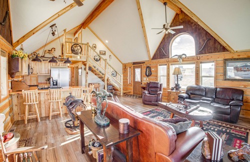 Roberts House | Roberts Home w/Western Decor & Mountain Views!