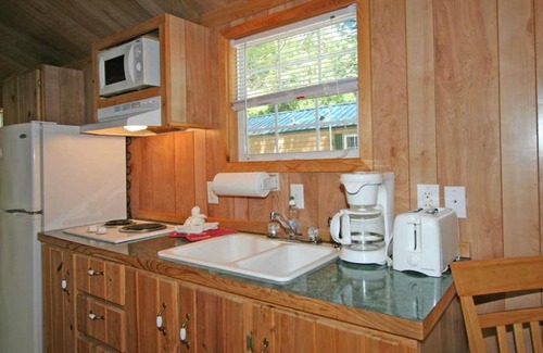 Lenhartsville Other | Robin Hill Camping Resort Premium Cottage 12