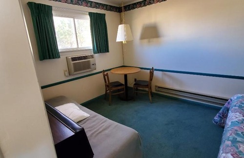 Raton Hotel | Robin Hood Motel