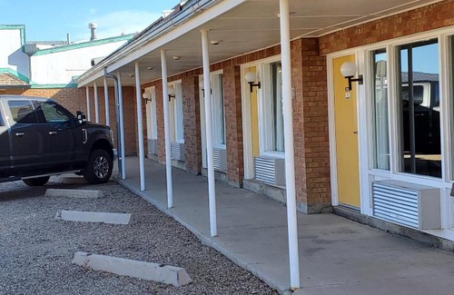 Raton Hotel | Robin Hood Motel