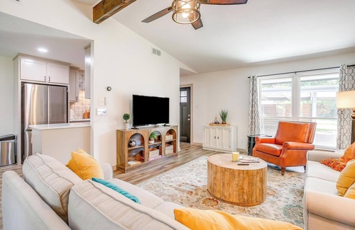 Burleson House | Robin House with two master suites!