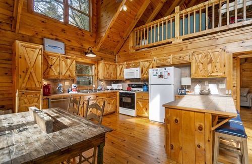 Lancaster Ski Chalet | Robin's Nest at Cove Hollow