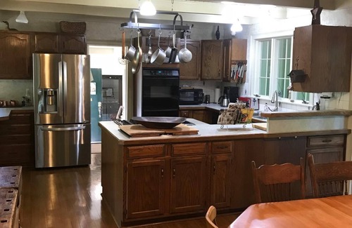 South Haven Cottage | Robin's Nest Large Beautiful Private Home