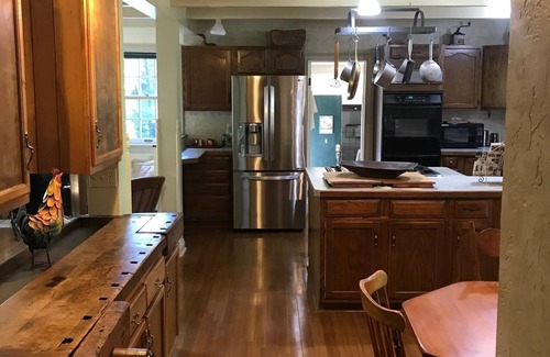 South Haven Cottage | Robin's Nest Large Beautiful Private Home