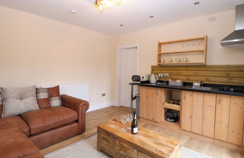 Ringstead Cottage | ROBIN'S NEST LODGE, romantic, character holiday cottage in Snettisham