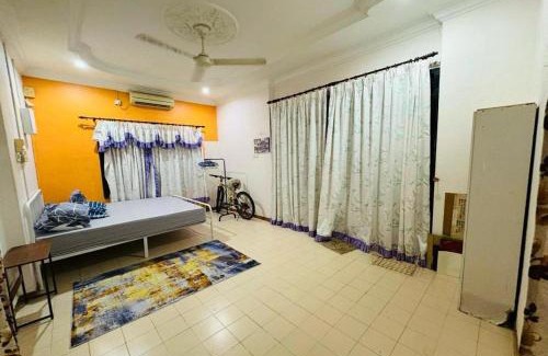 Butterworth House | Robina Homestay