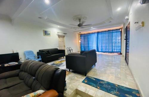Butterworth House | Robina Homestay