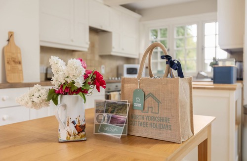 Ampleforth Cottage | Robins Cottage - Quaint North Yorkshire cottage.