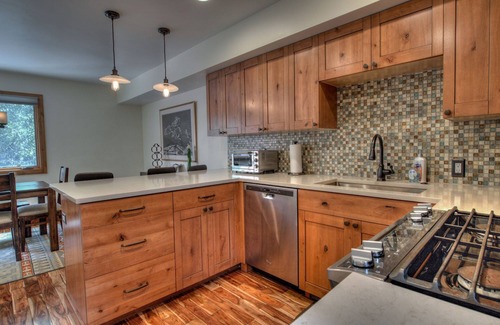 Intermountain Condo | Robins Nest | Newly Renovated Multi Level Vail Home