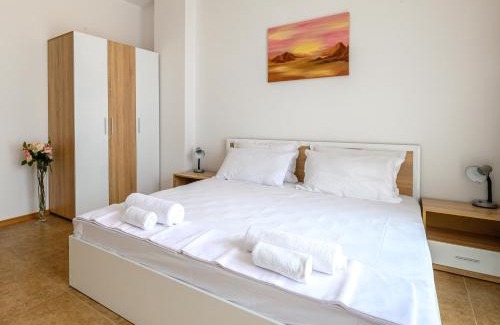 Elenite Apartment | Robinson Beach Apartments
