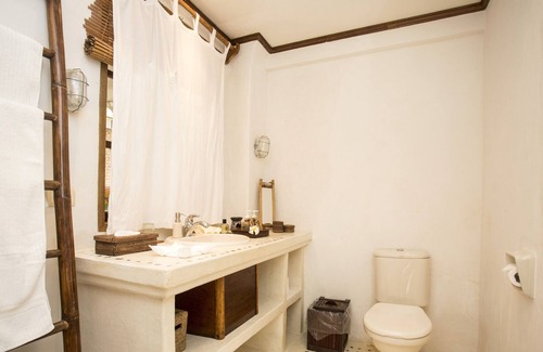Balabag Villa | Robinson Beach House-2BR