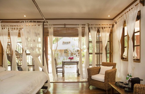 Balabag Villa | Robinson Beach House-2BR