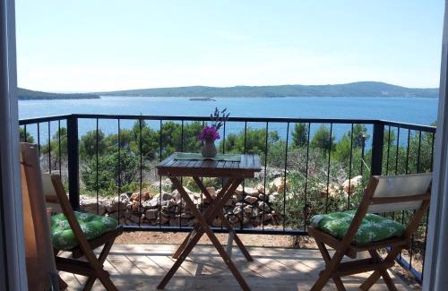 Cove Makarac (Milna) House | Robinson house Kata