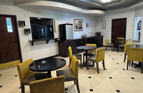 Robinson Hotel | Robinson Inn and Suites