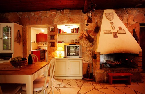Cove Makarac (Milna) House | Robinson Style Tourism. Freedom And Solitude In Full Comfort.