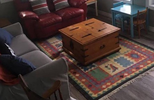 Ameliasburgh House | Roblin Lake-waterfront stay PEC