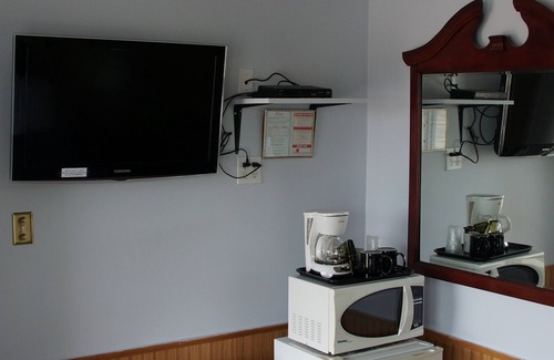 Otonabee-South Monaghan Hotel | Robyn's Motel
