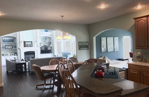 Wright City House | Robyn's Nest - PRIVATE POOL, Sleeps 18, 7 bedrooms, 4.5 baths