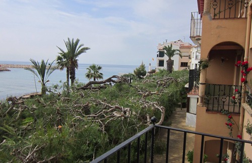El Roc de Sant Gaieta Apartment | ROC SANT GAIETA waterfront near Port aventura