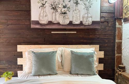 Valle de Guadalupe Bed & Breakfast | Roca Jardin Chalet