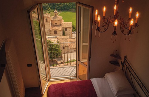 Arcevia Bed & Breakfast | Rocca Contrada relais