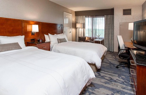 North Greece Hotel | Rochester Airport Marriott