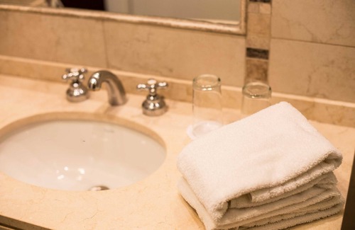 Macrozona Bahia Redonda y Primeros Faldeos Hotel | Rochester Calafate