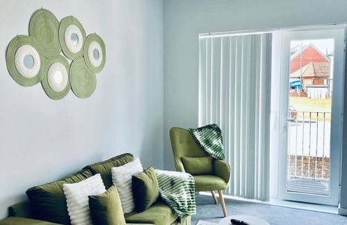 Wainscot Apartment | Rochester Castle Luxury Apartments