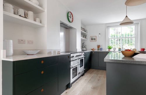 Cantelowes Apartment | Rochester Road II by onefinestay