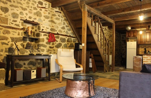 Kalambaka House | Rock and Stone - Stone mansion under the rock- 2BD