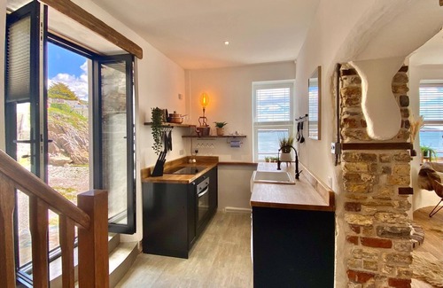 Plymouth Cottage | Rock Cottage direct beach access and sea views