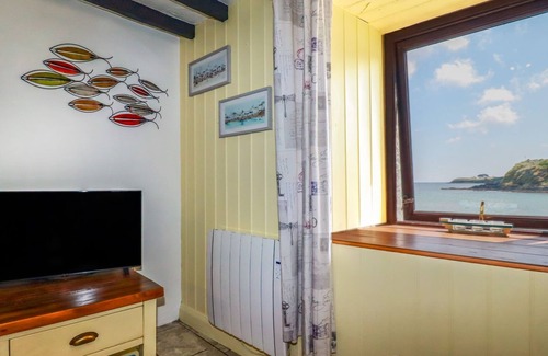 Portmellon Cottage | ROCK COTTAGE, pet friendly, country holiday cottage in Mevagissey