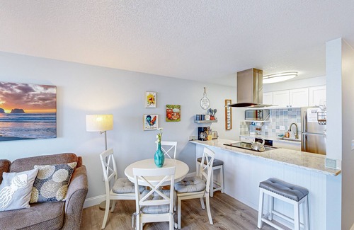 Rockaway Beach Condo | Rock Creek Inn condo on beach with ocean-view balcony - walk to shops & dining