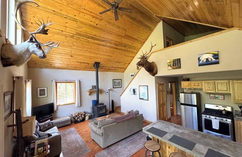 Drummond Cabin | Rock Creek, MT Riverfront Cabin - ROCKIN' ROCK CREEK CABIN!