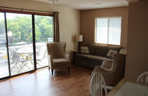 Sunrise Beach Resort | Rock Harbor Resort and Motel